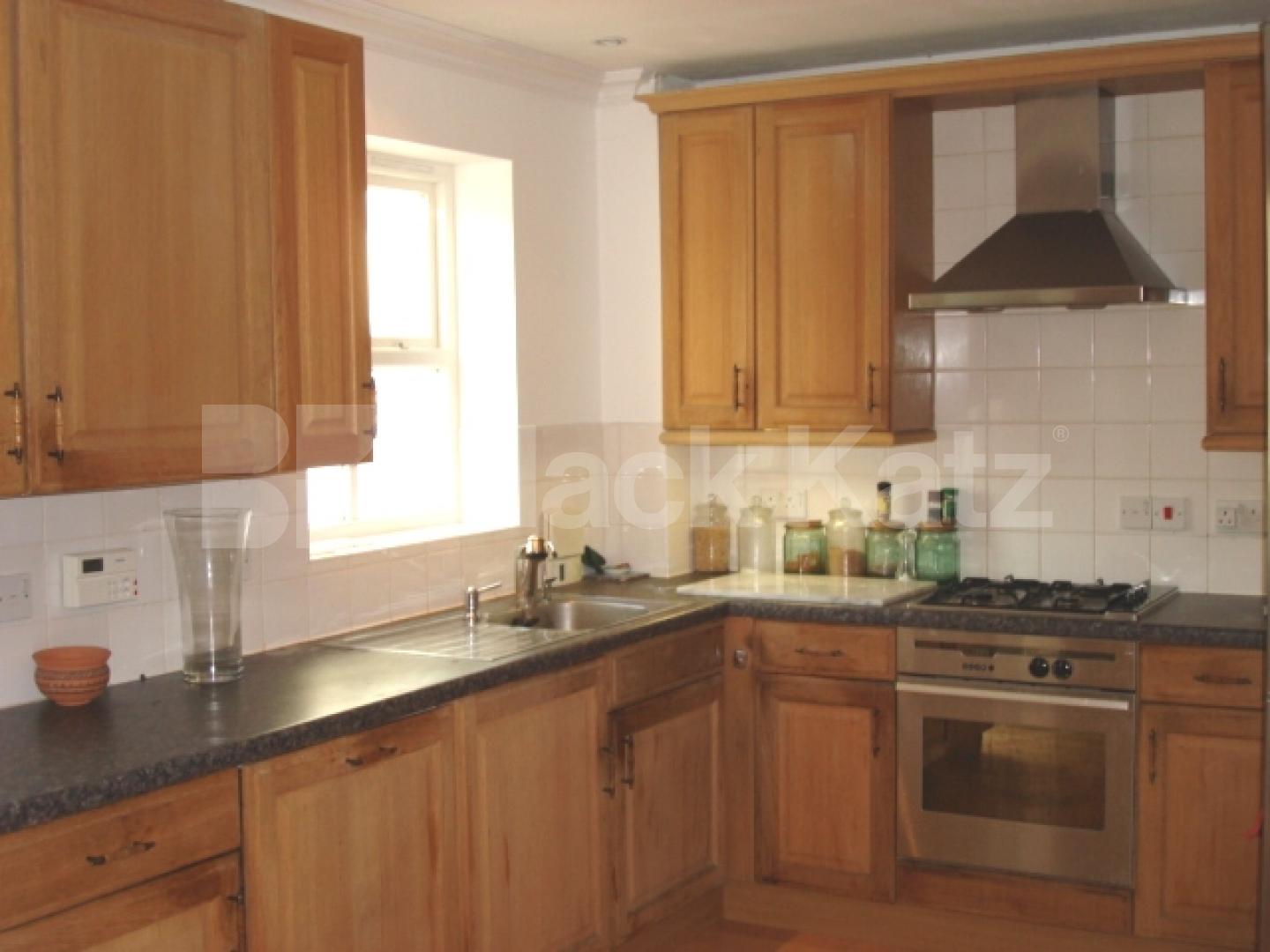 			2 BED / 2 BATH HOUSE WITH GARDEN!, 2 Bedroom, 1 bath, 1 reception House			 Harmood Street, CAMDEN